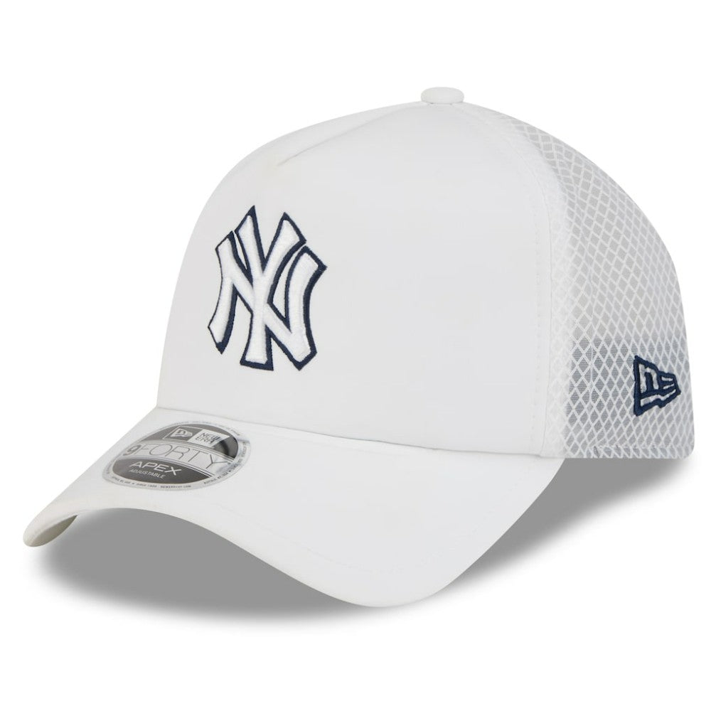 New York Yankees New Era 2026 Batting Practice Apex 9FORTY Adjustable Trucker Hat - MLB