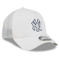 New York Yankees New Era 2026 Batting Practice Apex 9FORTY Adjustable Trucker Hat - MLB