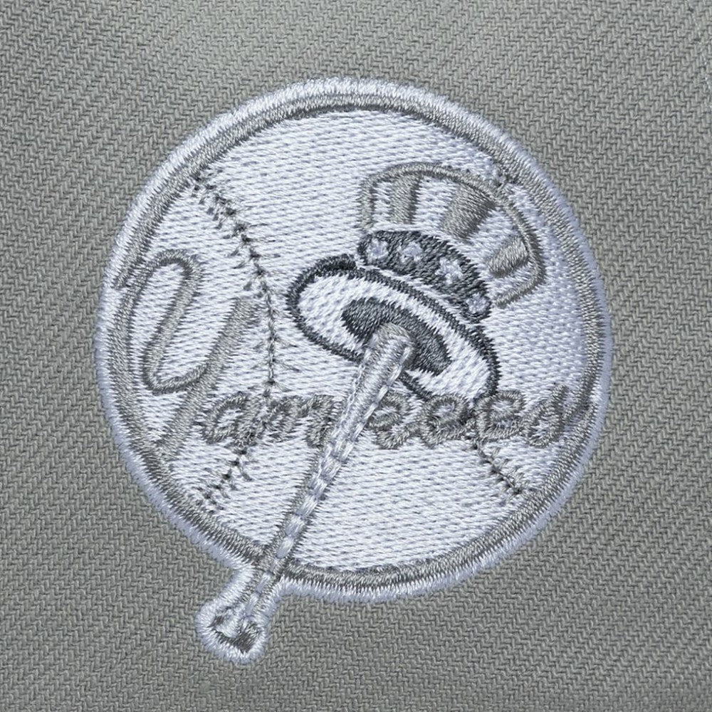 New York Yankees Mitchell & Ness Thunderstorm Head Coach Pro-Crown Adjustable Hat - MLB