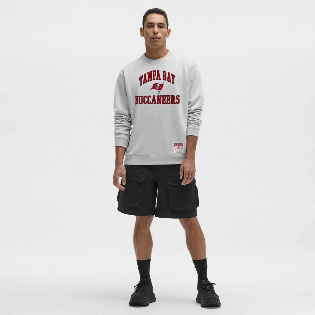 Tampa Bay Buccaneers lululemon Steady State Sweatshirt Heathered Silver Drop | NFL