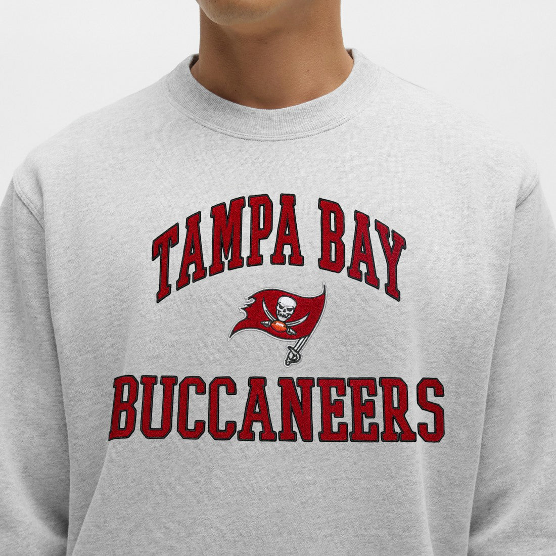 Tampa Bay Buccaneers lululemon Steady State Sweatshirt Heathered Silver Drop | NFL