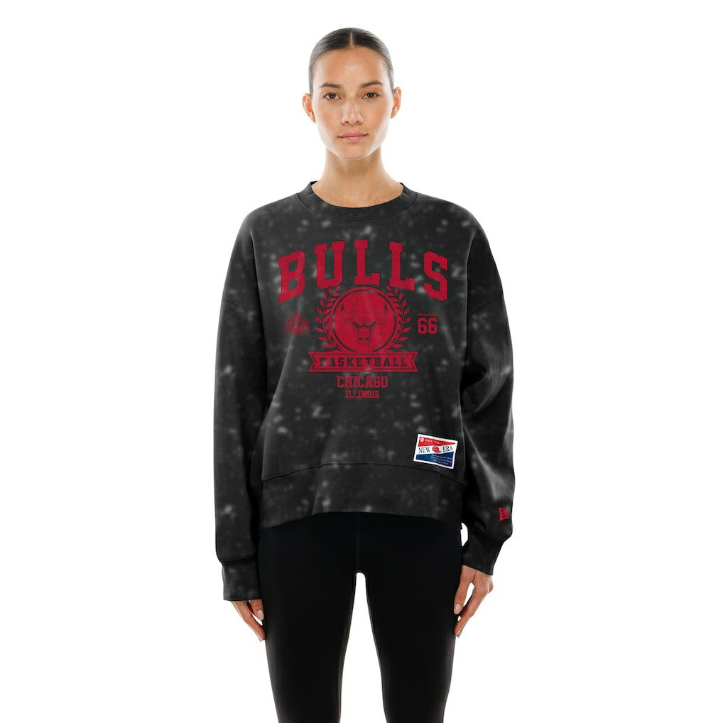 Chicago Bulls Women's Throwback Collection Mineral Wash Crewneck Sweatshirt Black - NBA