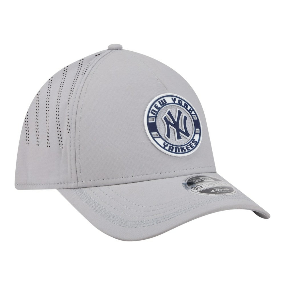 New York Yankees New Era Patch 39THIRTY A-Frame M-Crown Perforated Flex Hat - MLB