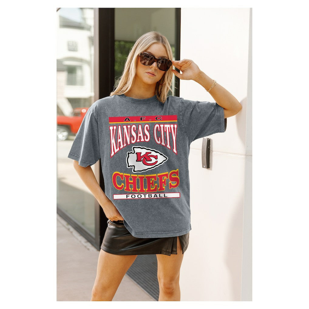 Kansas City Chiefs Gameday Couture Women's Oversized Classic Grind Washed T-Shirt Gray | NFL