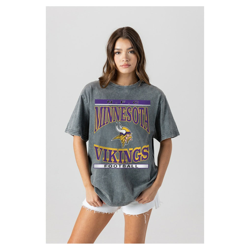 Minnesota Vikings Gameday Couture Women's Oversized Classic Grind Washed T-Shirt Gray | NFL