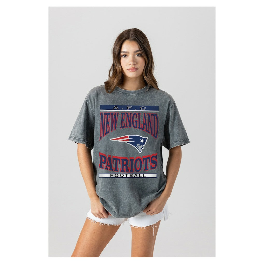 New England Patriots Gameday Couture Women's Oversized Classic Grind Washed T-Shirt Gray | NFL