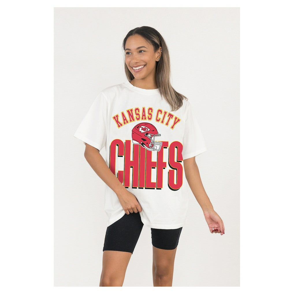 Kansas City Chiefs Gameday Couture Women's Oversized Classic Fierce Focus T-Shirt White | NFL
