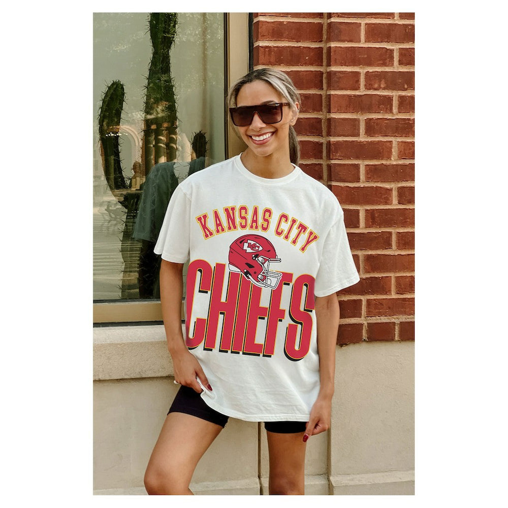Kansas City Chiefs Gameday Couture Women's Oversized Classic Fierce Focus T-Shirt White | NFL