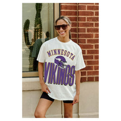 Minnesota Vikings Gameday Couture Women's Oversized Classic Fierce Focus T-Shirt White | NFL