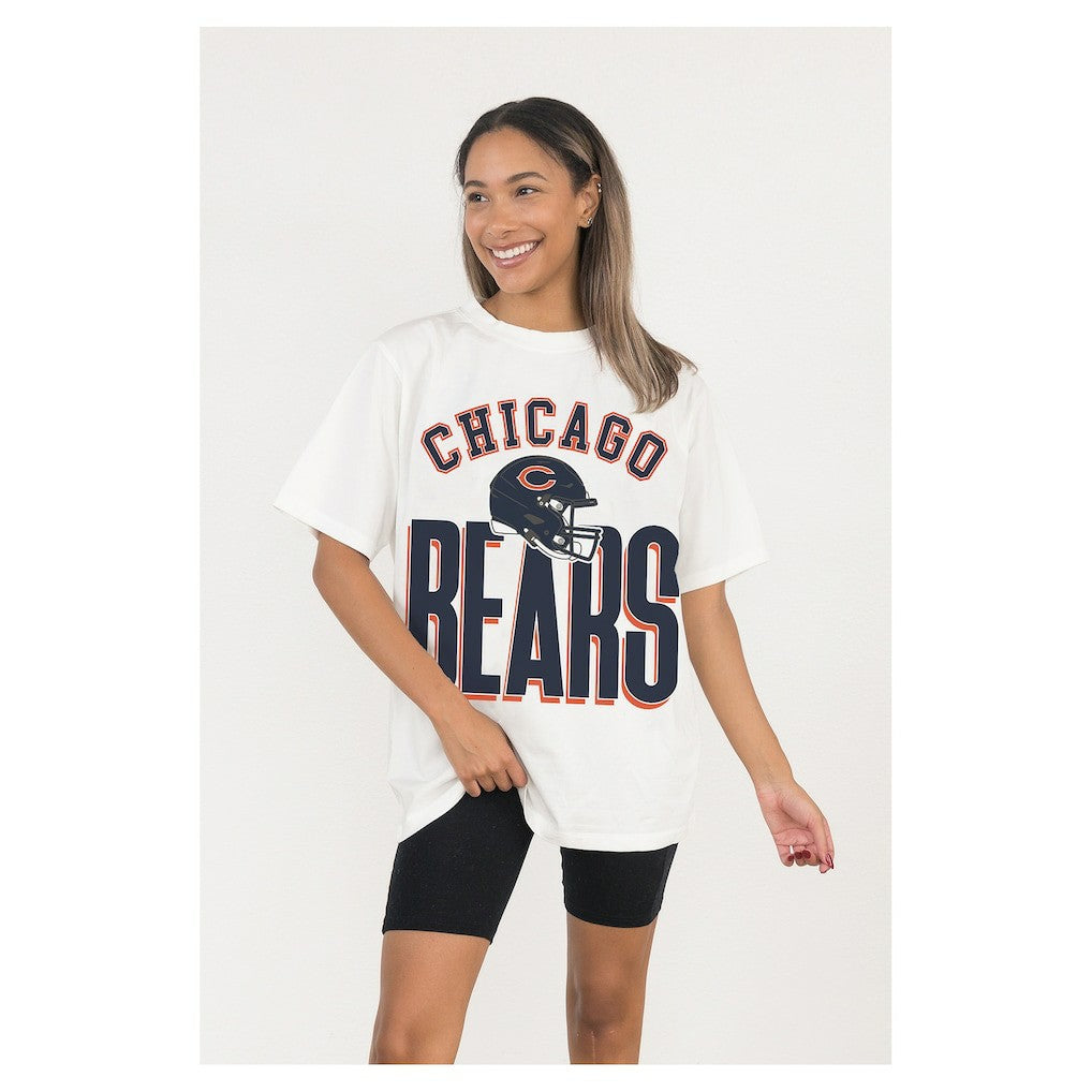 Chicago Bears Gameday Couture Women's Oversized Classic Fierce Focus T-Shirt White | NFL