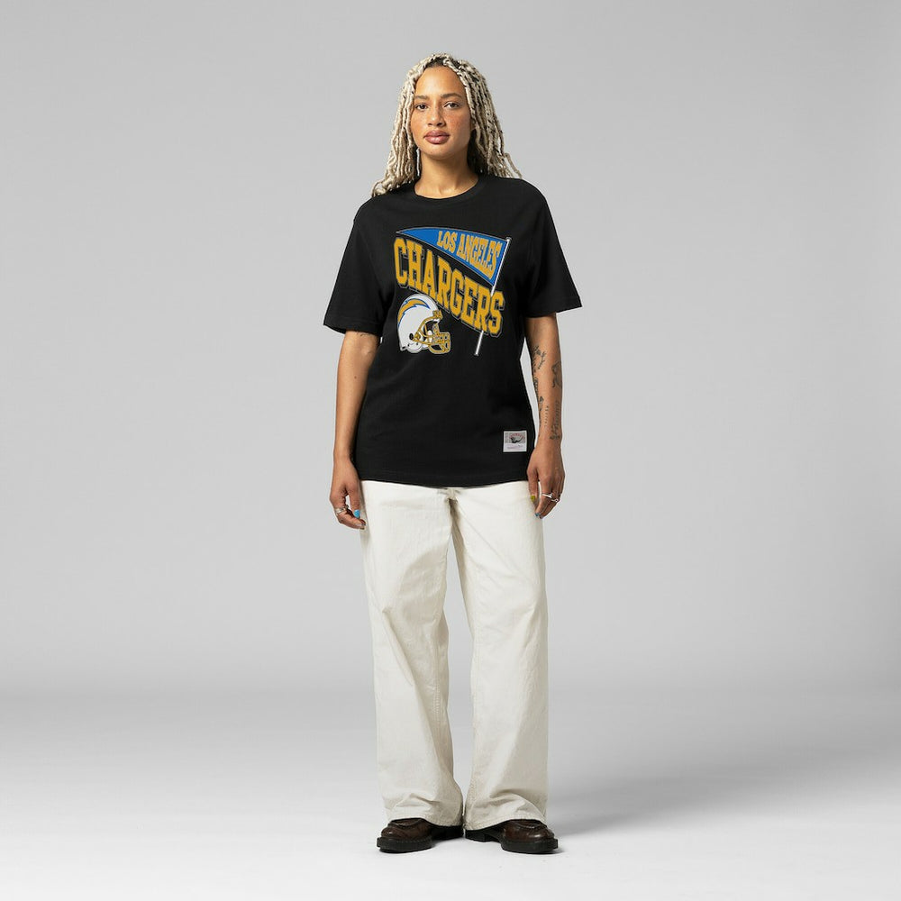 Los Angeles Chargers Women's Team Dynamic Boyfriend T-Shirt Black | Mitchell & Ness