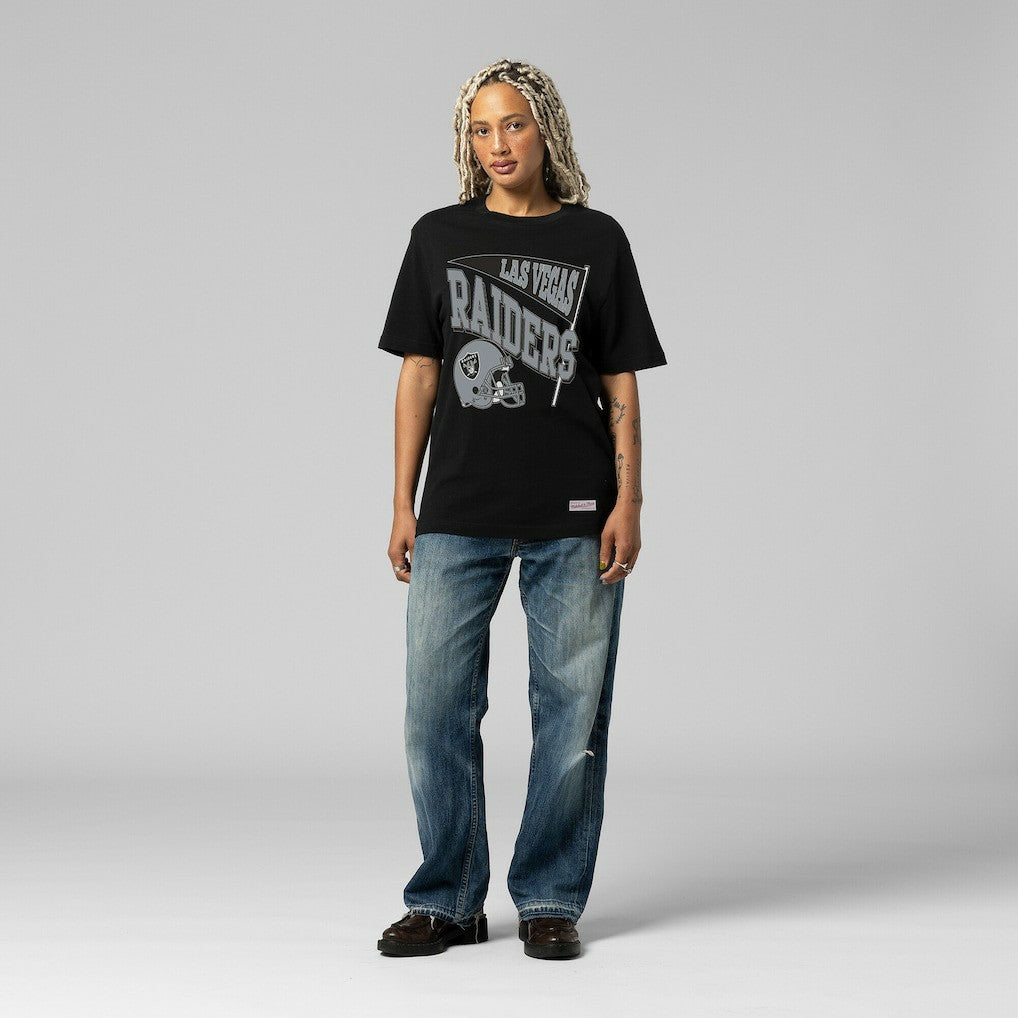 Las Vegas Raiders Women's Team Dynamic Boyfriend T-Shirt Black | Mitchell & Ness