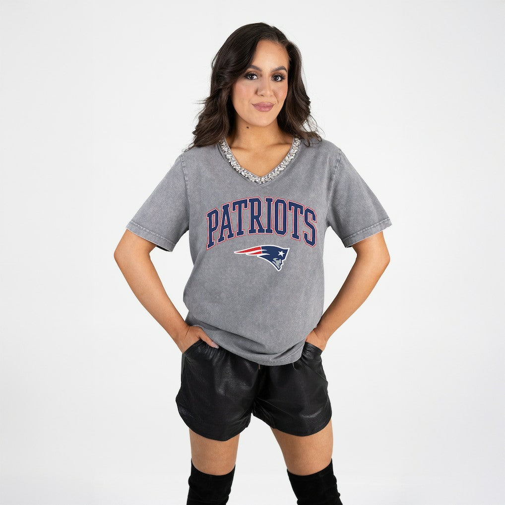 New England Patriots Gameday Couture Women's Relaxed Iconic Edge Rhinestone V-Neck T-Shirt Gray | NFL