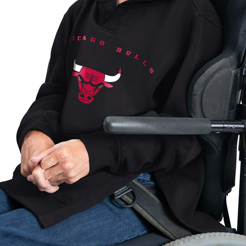 Chicago Bulls G-III Sports by Carl Banks Adaptive Team Arc Fleece Hoodie Black - NBA