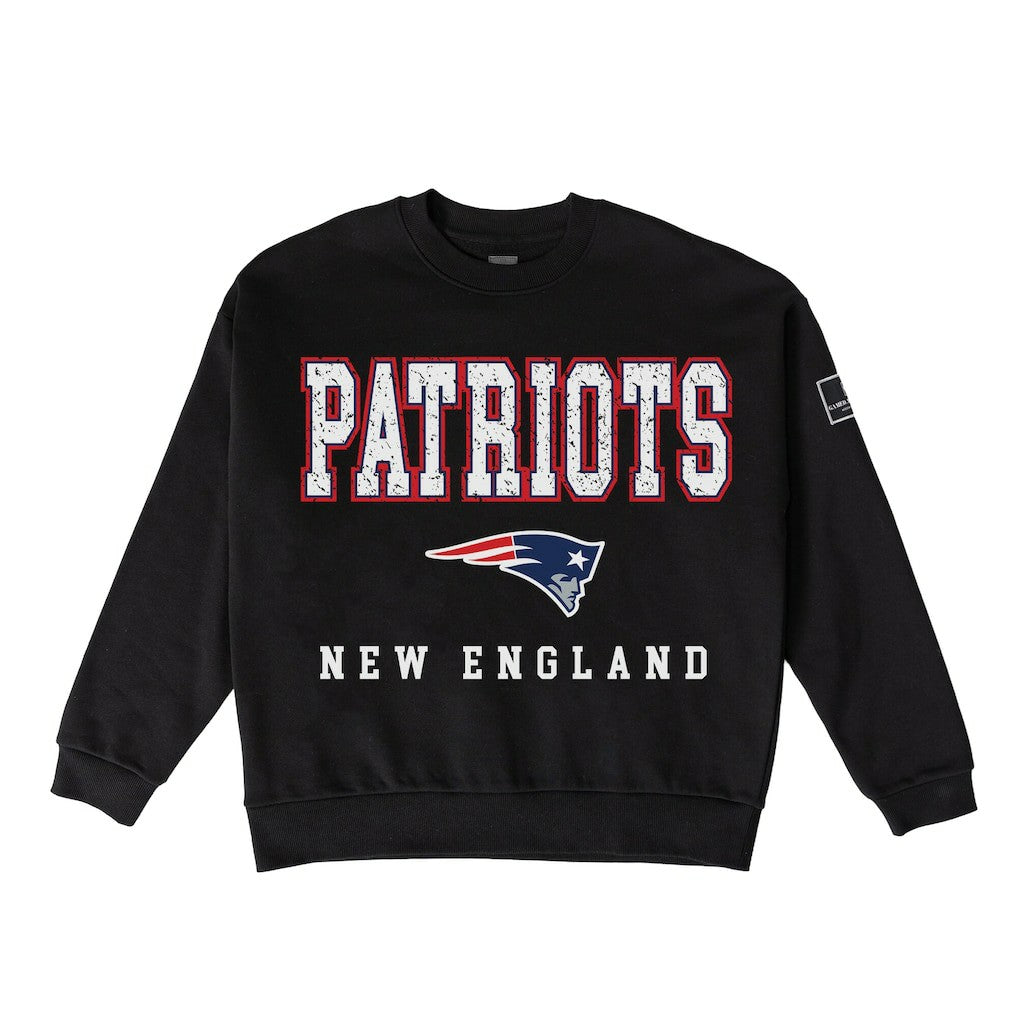 New England Patriots Gameday Couture Women's Oversized Level Up Black Label Premium Fleece Sweatshirt Black | NFL