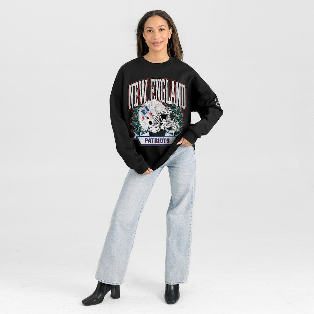 New England Patriots Gameday Couture Women's Oversized Victory Lane Black Label Premium Fleece Sweatshirt Black | NFL