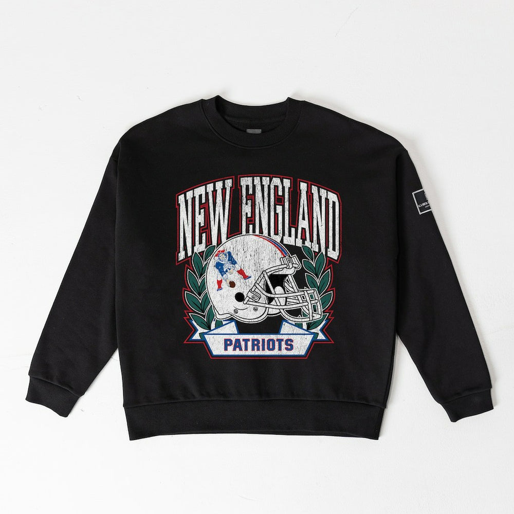 New England Patriots Gameday Couture Women's Oversized Victory Lane Black Label Premium Fleece Sweatshirt Black | NFL