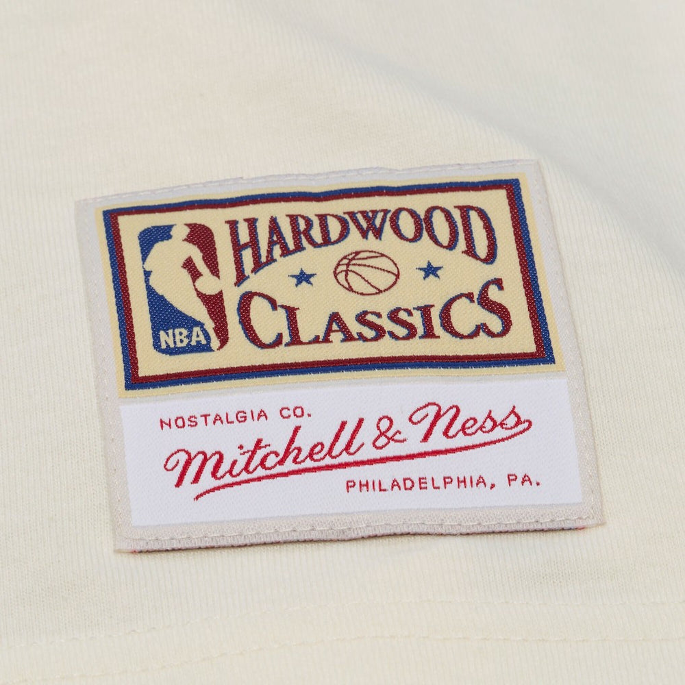 Philadelphia 76ers Hardwood Classics Chainstitch Premium T-Shirt Cream - NBA