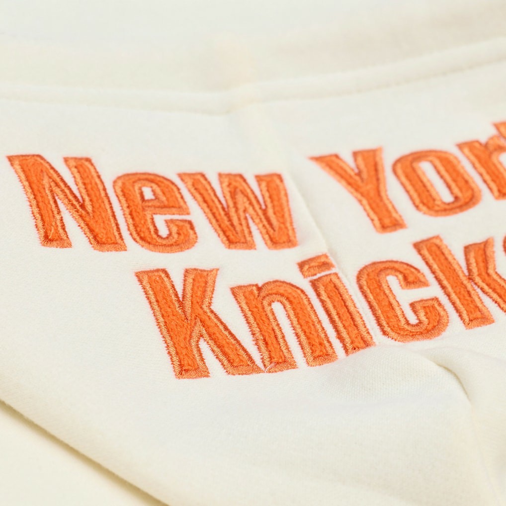 New York Knicks Hardwood Classics Chainstitch Premium Fleece Hoodie Cream - NBA