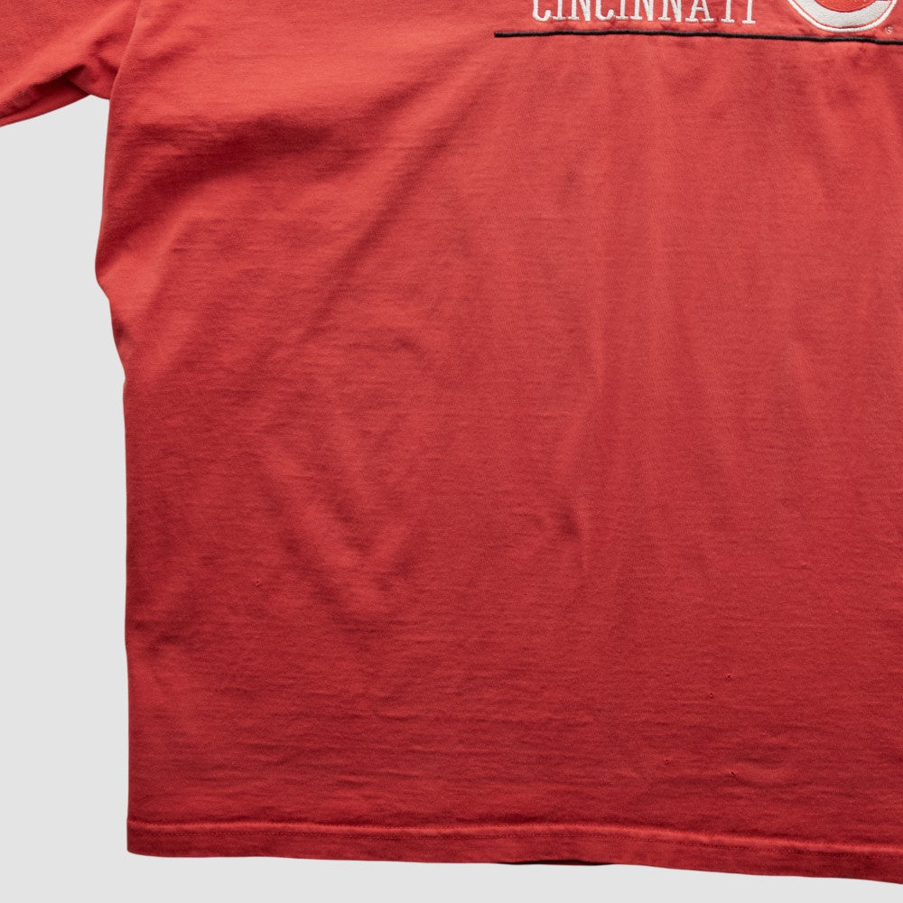 Cincinnati Reds Logo Athletic 90s T-shirt - MLB