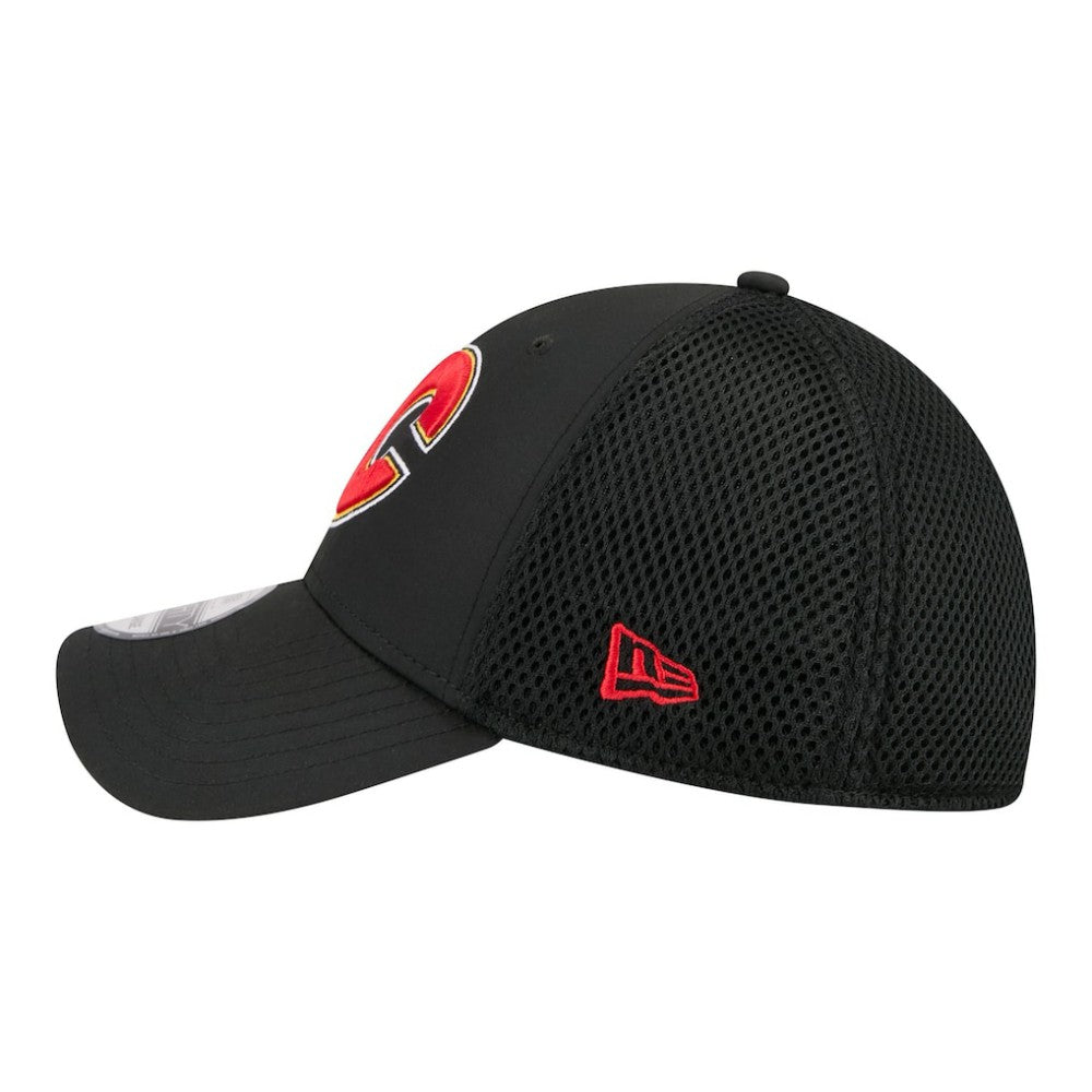 Calgary Flames New Era Logo 39THIRTY Flex Hat - Black - NHL