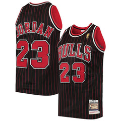 Michael Jordan Chicago Bulls 1996/97 Hardwood Classics Authentic Jersey Black - NBA