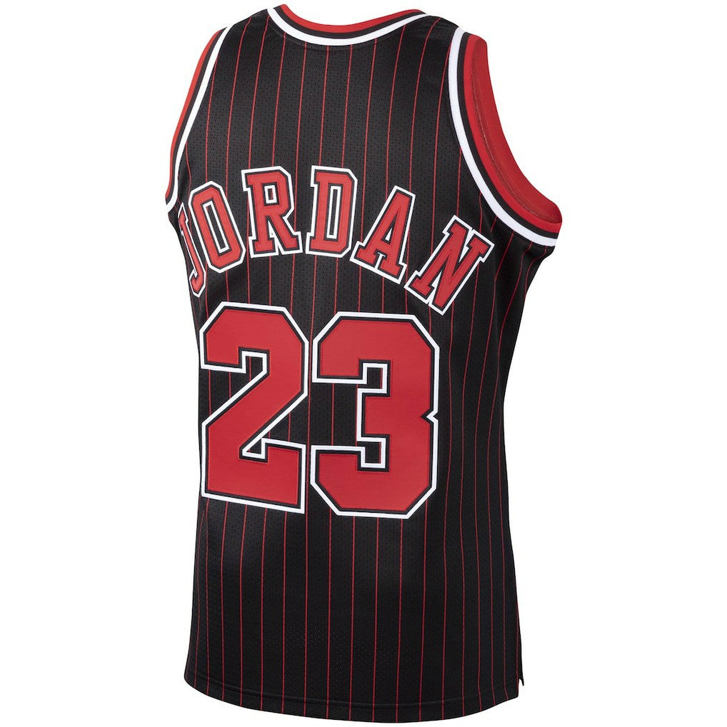 Michael Jordan Chicago Bulls 1995/96 Hardwood Classics Authentic Jersey Black - NBA