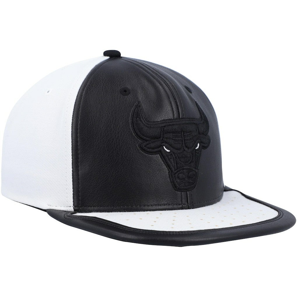 Chicago Bulls NBA Day One Snapback Hat Black/White - NBA