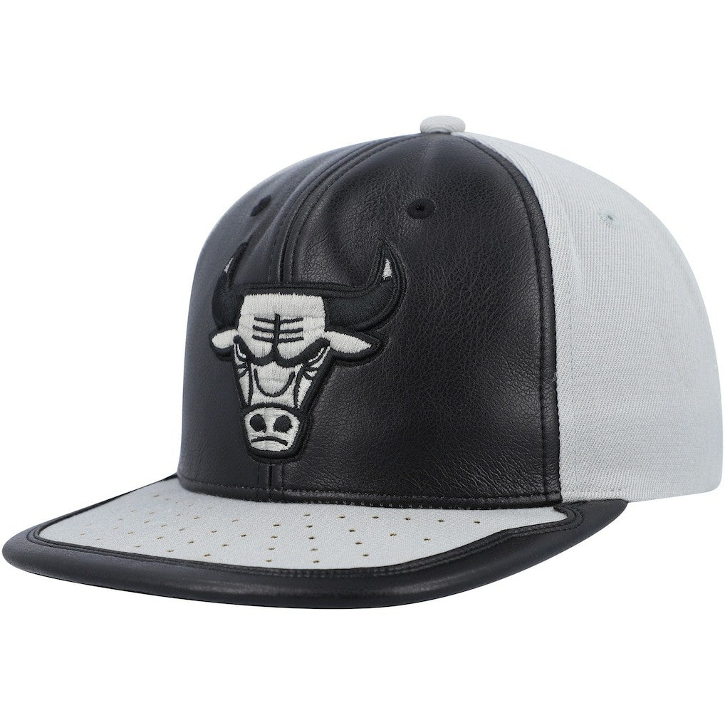 Chicago Bulls Day One Snapback Hat Black/Gray - NBA