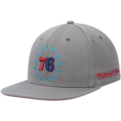 Philadelphia 76ers Hardwood Classics 60th Anniversary Carbon Cabernet Fitted Hat Charcoal - NBA
