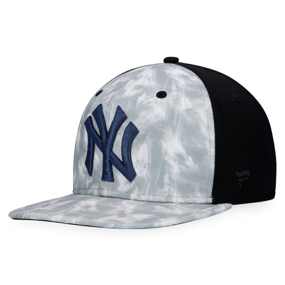 New York Yankees Majestic Smoke Dye Snapback Hat - MLB