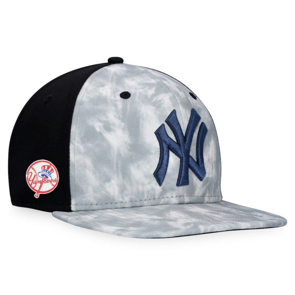 New York Yankees Majestic Smoke Dye Snapback Hat - MLB