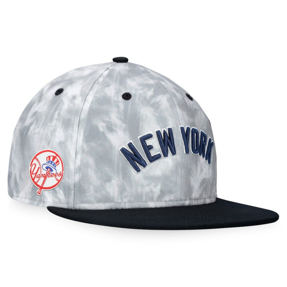 New York Yankees Fanatics Smoke Dye Fitted Hat - MLB