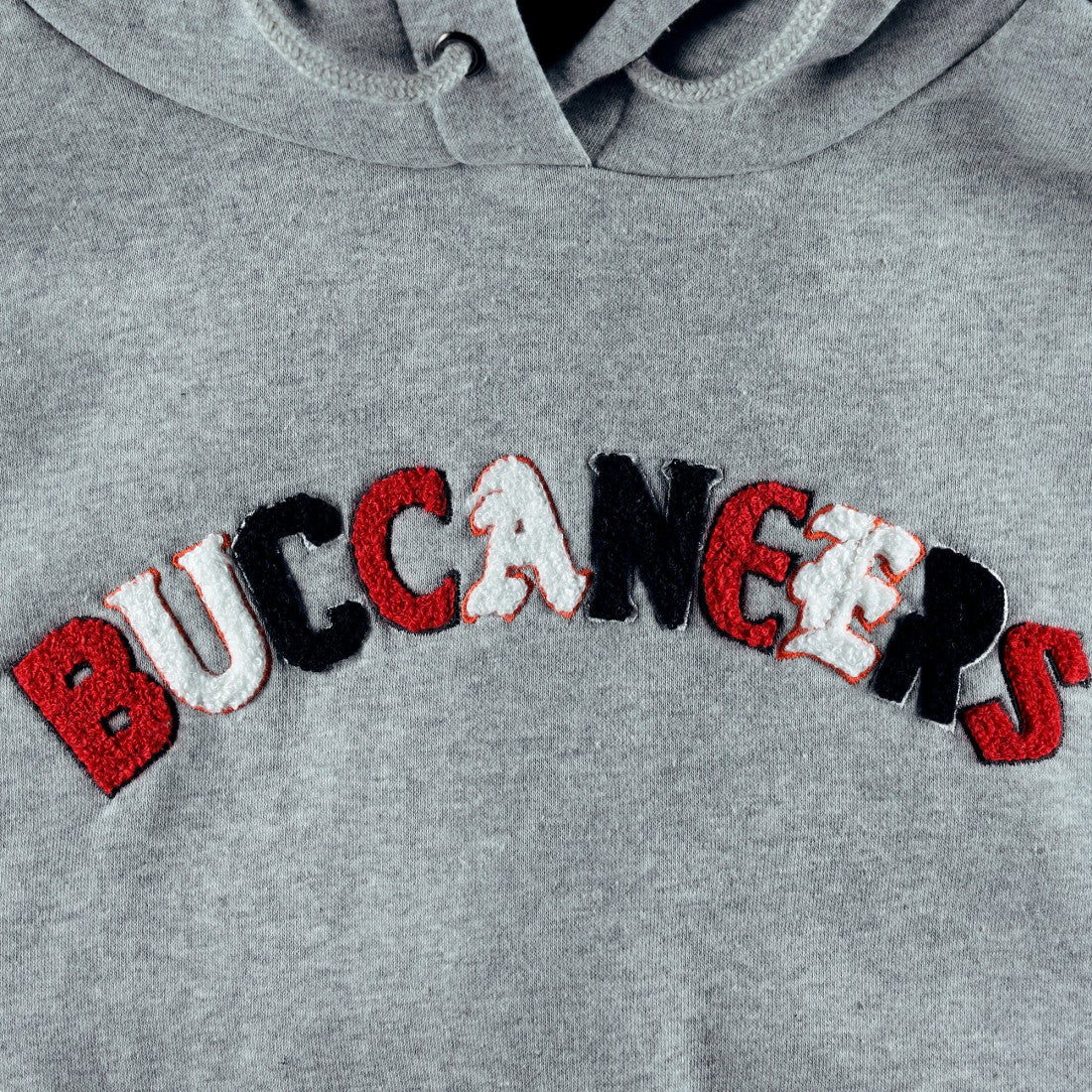 Tampa Bay Buccaneers The Wild Collective Women's Cropped Pullover Hoodie Gray | NFL