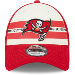 Tampa Bay Buccaneers New Era Team Stripe Trucker 9FORTY Snapback Hat Cream/Red | NFL