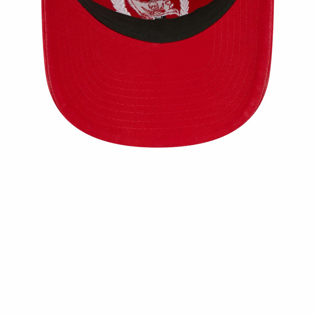 Tampa Bay Buccaneers New Era Women's Leaves 9TWENTY Adjustable Hat Red | NFL