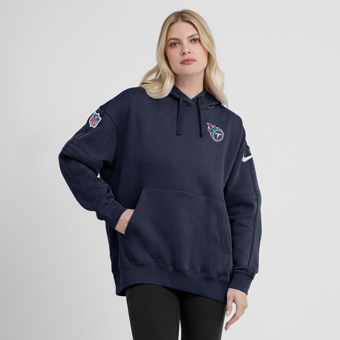 Tennessee Titans Women's 2023 Sideline Club Fleece Pullover Hoodie Navy | Nike for Sale
