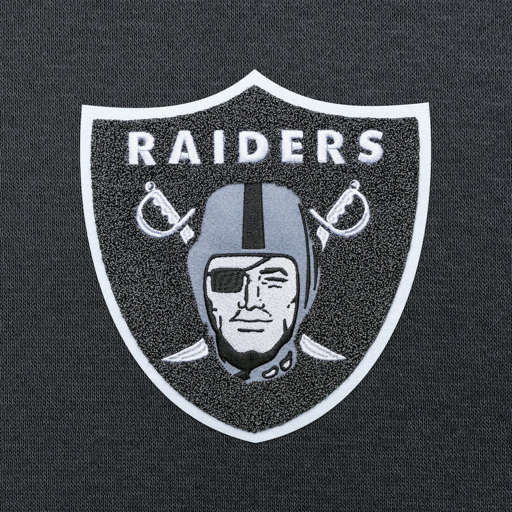 Las Vegas Raiders Antigua Victory Chenille Pullover Hoodie Charcoal | NFL