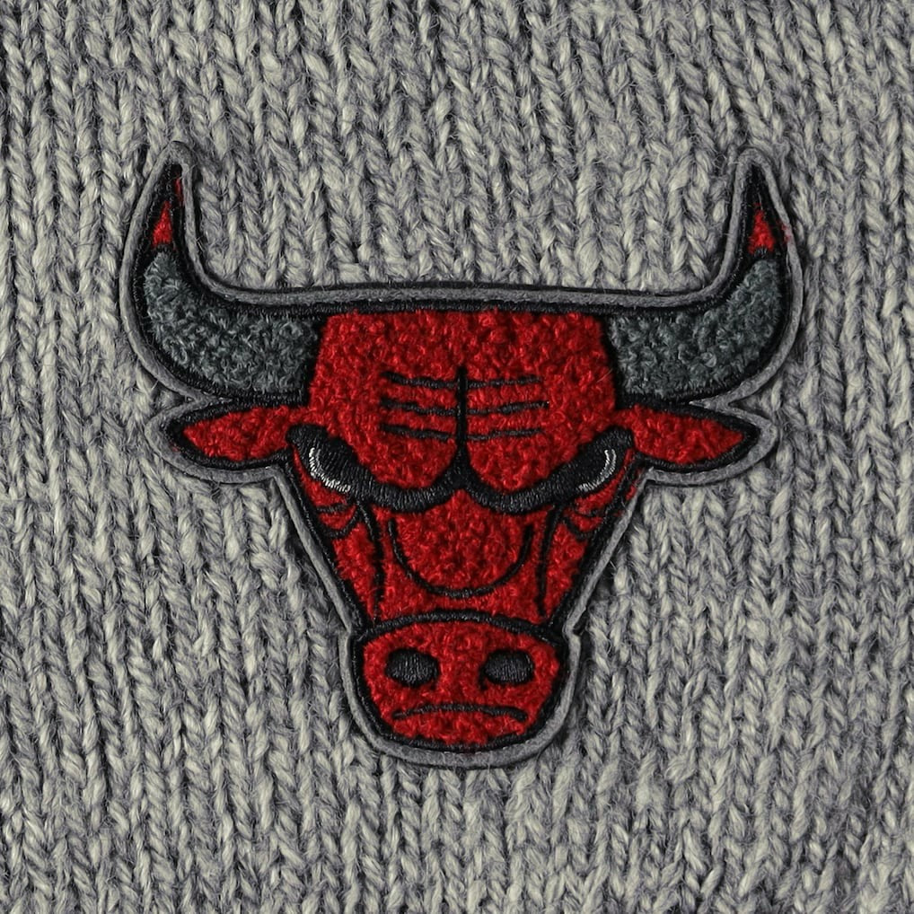 Chicago Bulls Lusso Women's Scarletts Lantern Sleeve Tri-Blend V-Neck Pullover Sweater Gray - NBA