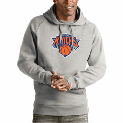 New York Knicks Antigua Team Logo Victory Pullover Hoodie Heather Gray - NBA