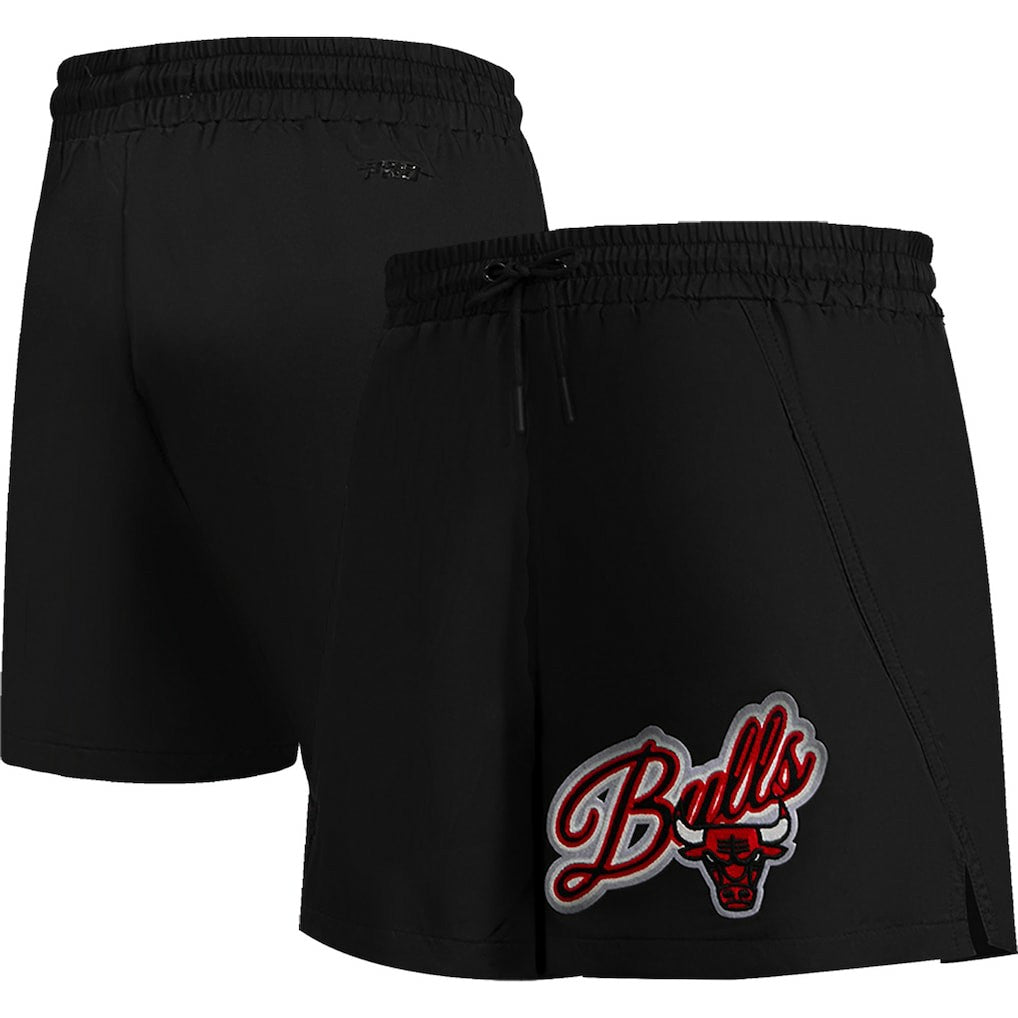 Chicago Bulls Pro Standard Women's Script Woven Shorts Black - NBA